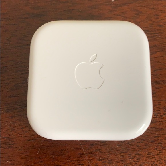 Brand new Apple EarPods - Picture 2 of 2